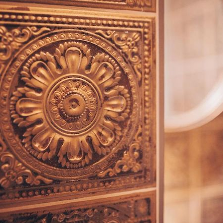Amira 1899 Luxury Suite Галатина Екстериор снимка